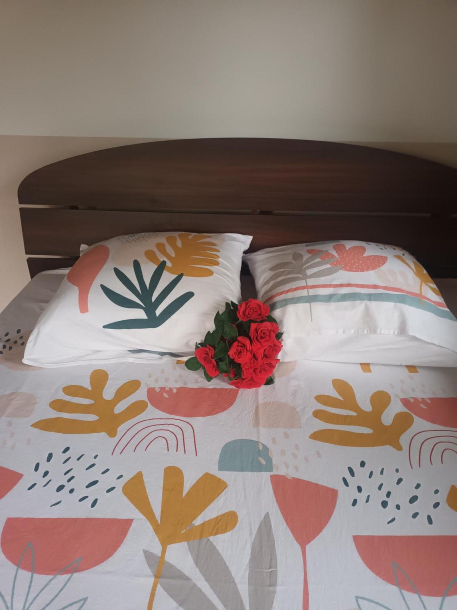 Lovely Flowers In Mount Lavinia Dehiwala-Mount Lavinia Exteriör bild
