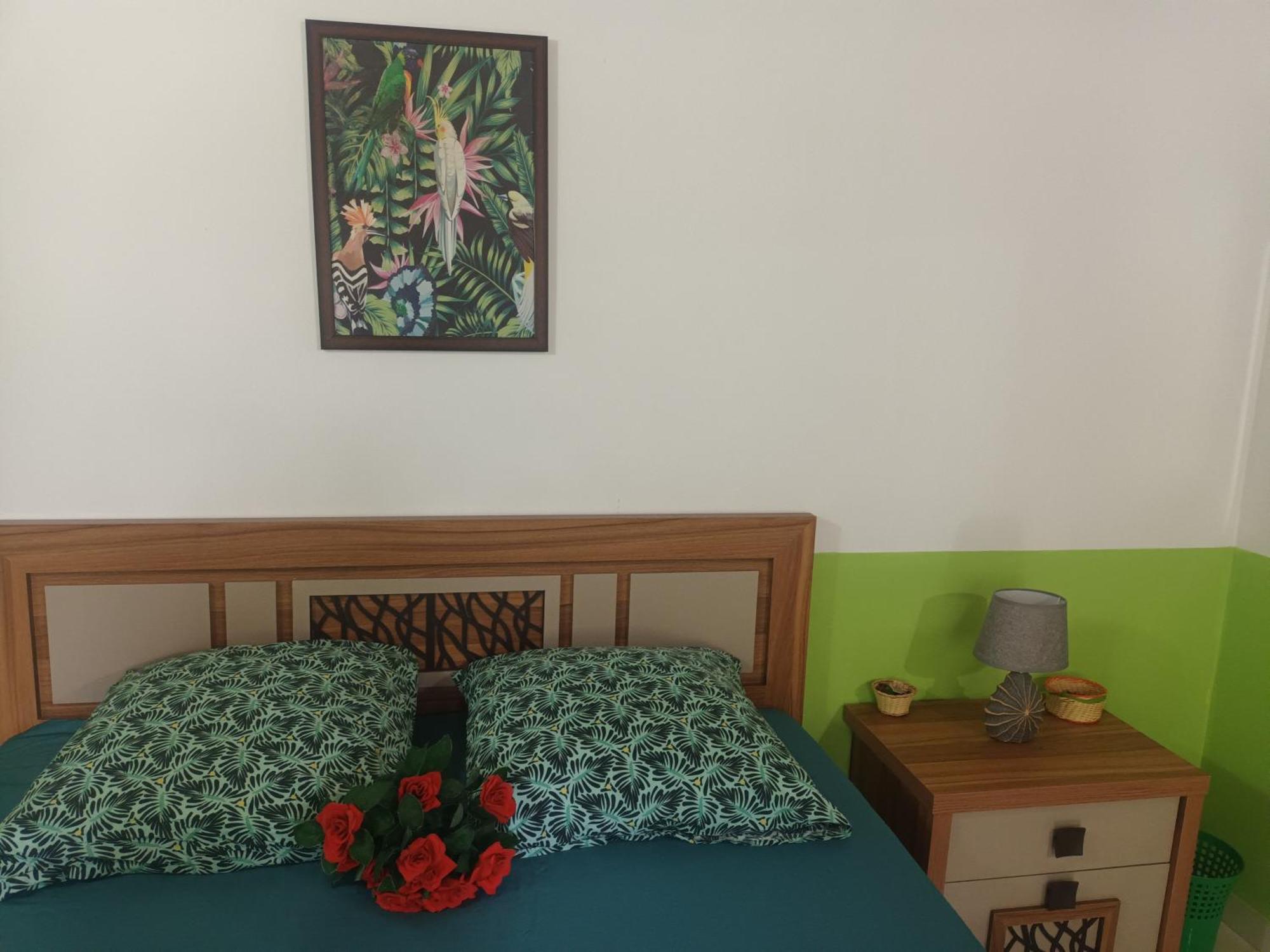Lovely Flowers In Mount Lavinia Dehiwala-Mount Lavinia Exteriör bild